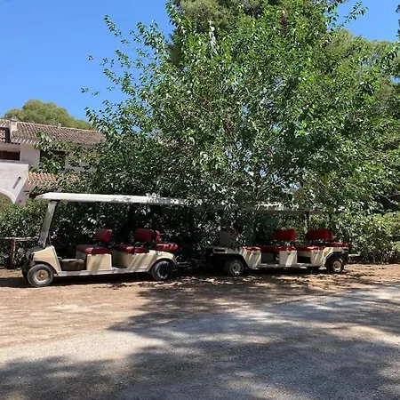 Felicita Con Giardino Immerso Nel Bosco * Castellaneta Marina